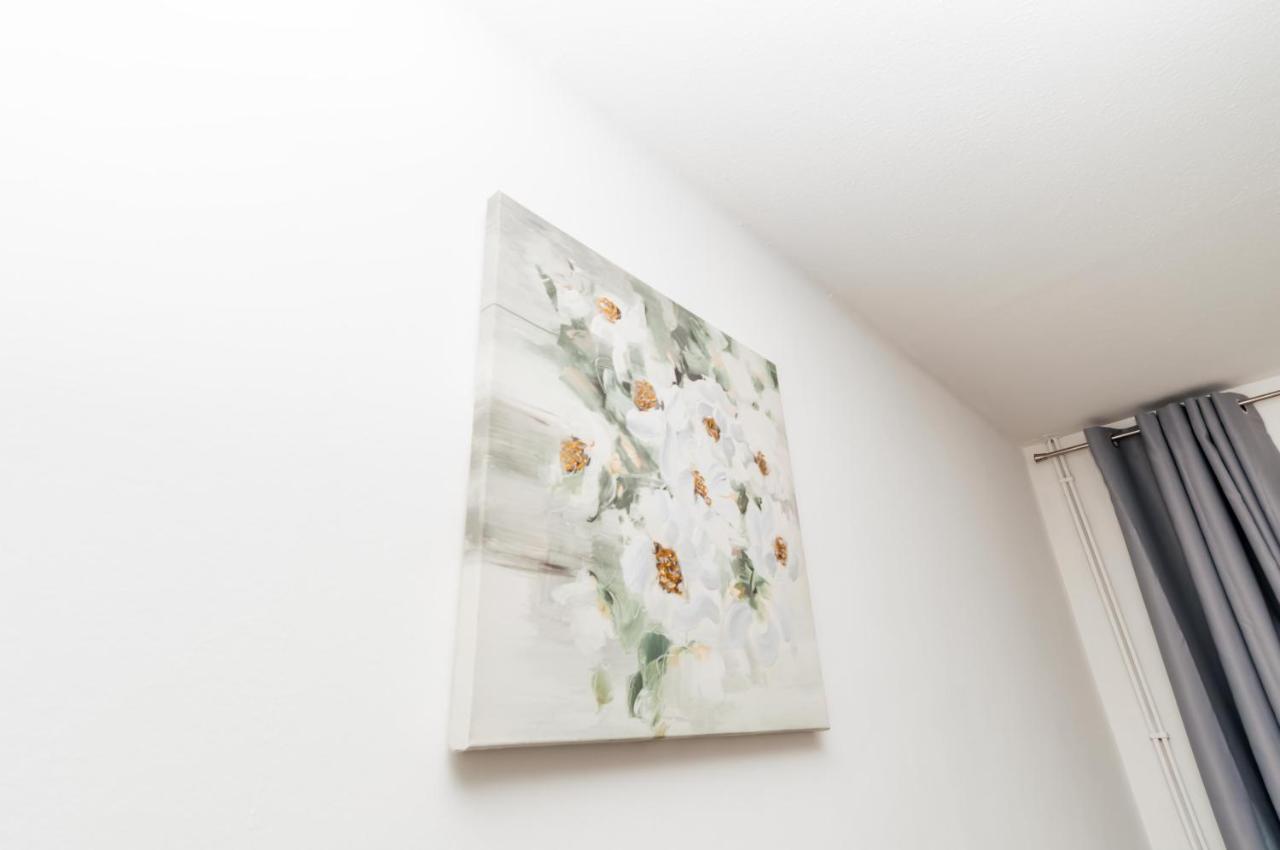 2 Bed Apartment-5 Guests - Business-Relocation-Parking - The Brighton Short Stay & Serviced Apartments Exteriér fotografie