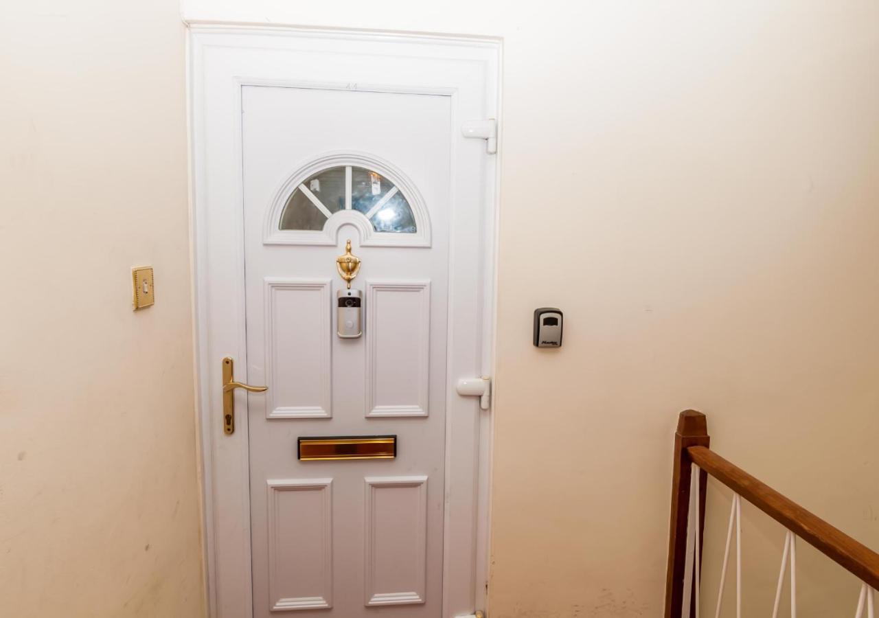 2 Bed Apartment-5 Guests - Business-Relocation-Parking - The Brighton Short Stay & Serviced Apartments Exteriér fotografie