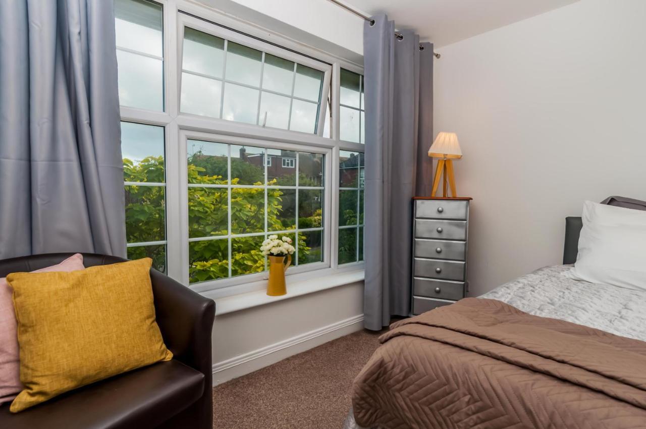 2 Bed Apartment-5 Guests - Business-Relocation-Parking - The Brighton Short Stay & Serviced Apartments Exteriér fotografie